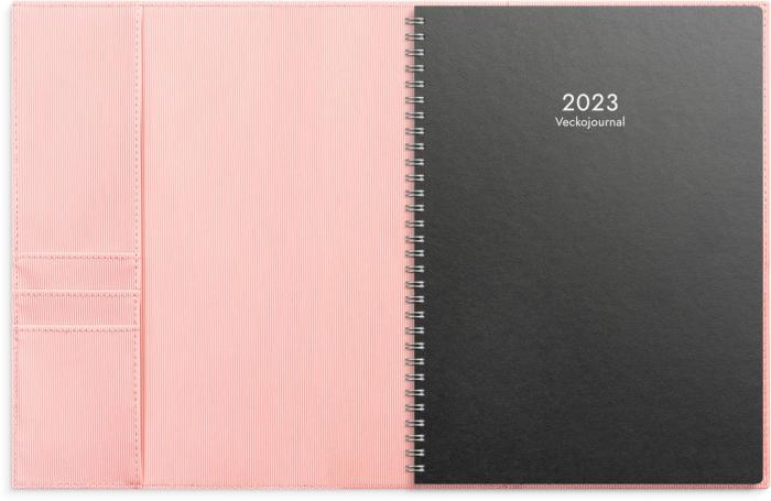 Veckojournal rosa konstläder Amelia 2023 