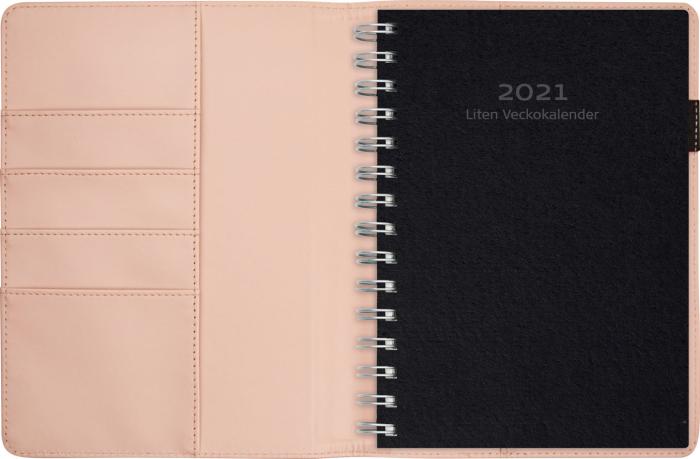 Burde Publishing AB Liten Veckokalender rosa konstläder Melfi 2021 - Kalenderkungen.se