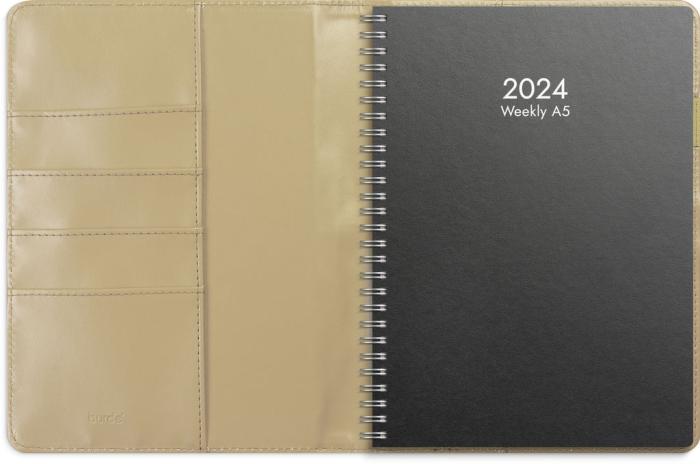 Weekly A5 beige konstläder Alba med slejf 2025