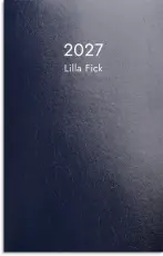 Fickkalender Lilla Fick bl&aring; kartong 2027