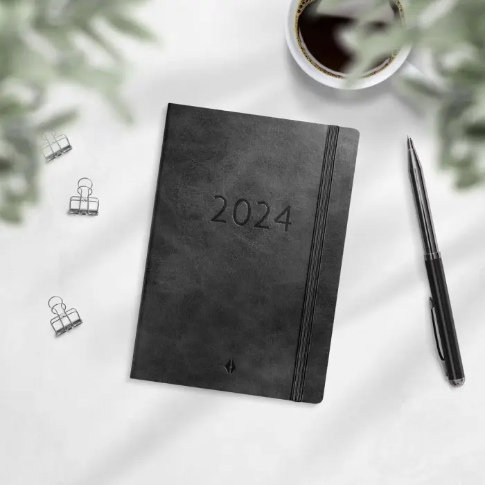 Liten veckokalender Forma Deluxe svart 2024